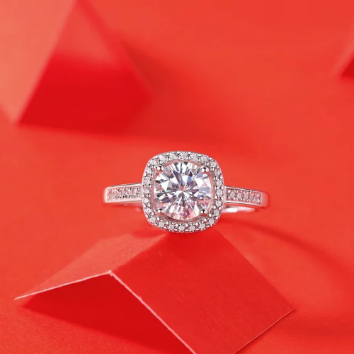 Top view of MD-E3 Moissanite Ring showcasing fine craftsmanship and sparkle, ideal for those shopping artificial jewellery online in Pakistan.