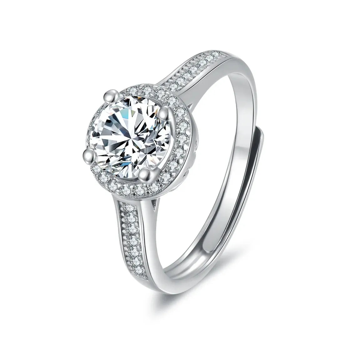 Close-up of MD-E1 Moissanite Ring in S925 silver, showcasing brilliant sparkle and elegant design – artificial jewellery online in Pakistan.