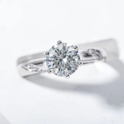 Top-down image of the MD-E2 Ring showcasing its sparkle and craftsmanship – perfect artificial jewellery online in Pakistan.