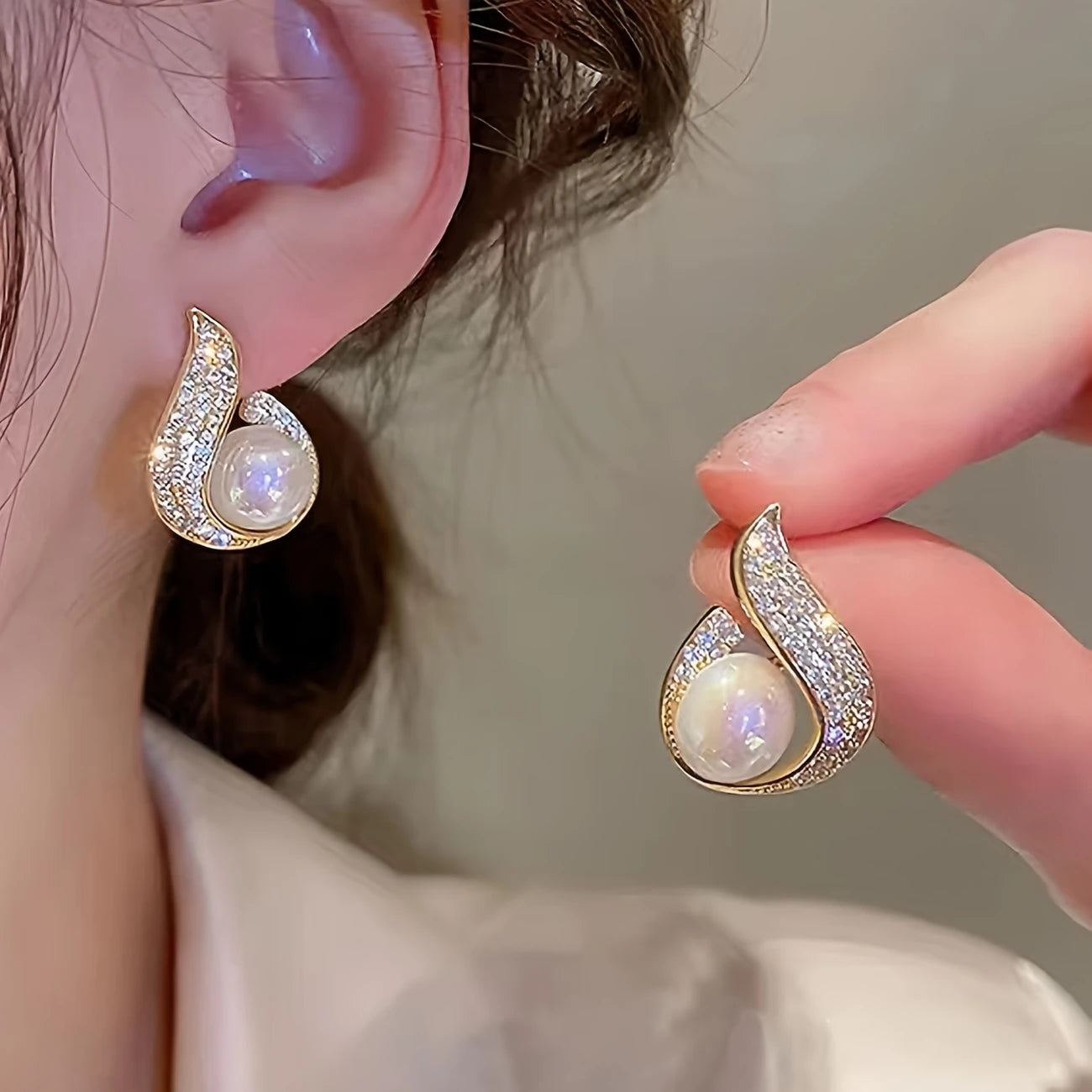 Versatile pearl earring set for all seasons – affordable artificial jewellery store in Pakistan