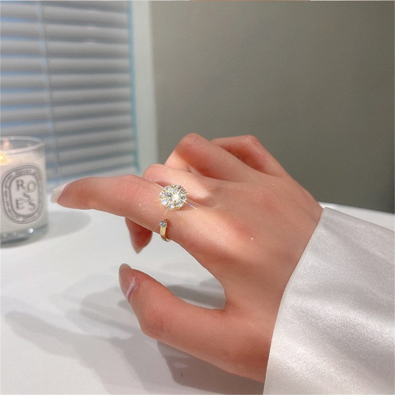 Elegant floral Zircon Spinning Ring for Women – Glamorous design from the Best Jewelry Store Online in Pakistan.