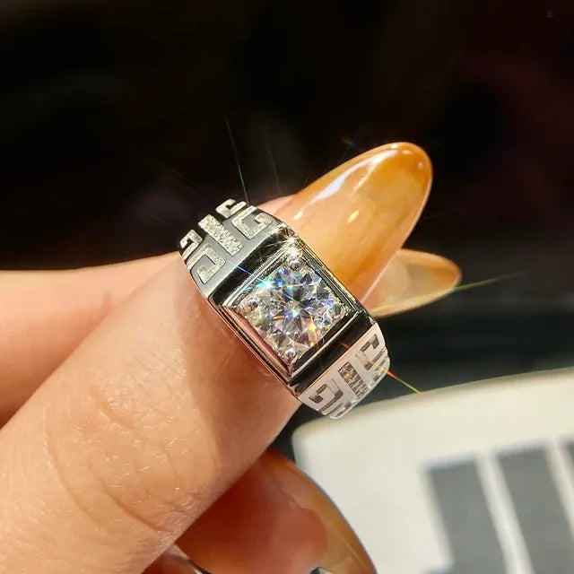 Elegant MD-E5 Moissanite Ring in S925 Silver Ring for Men – Capturing the essence of romance in every sparkle.
