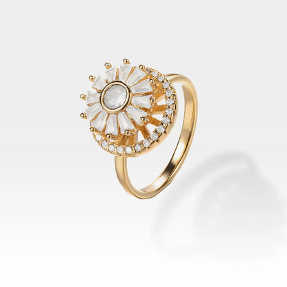 Beautifully crafted spinning ring with daisy flower motif, offered by the Best Jewelry Store Online in Pakistan.