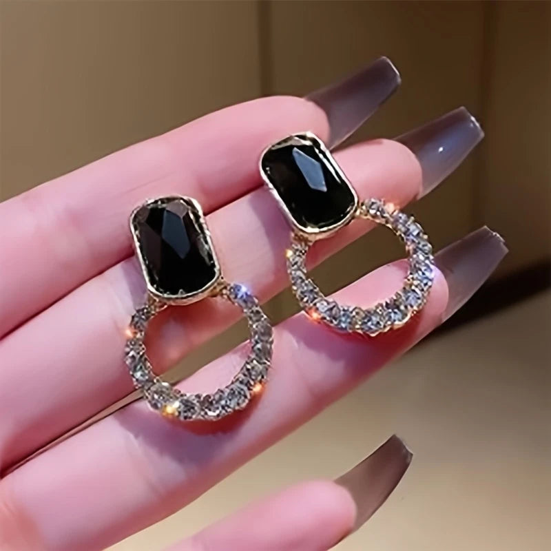 Sparkling cubic zirconia earrings – wedding and holiday jewelry for women in Pakistan