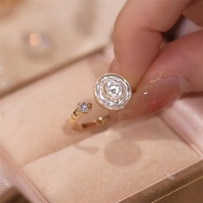 Glamorous Zircon Spinning Ring for Women with floral design – Available at the Best Jewelry Store Online in Pakistan - Gold1