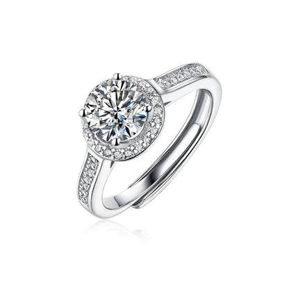 Moissanite ring in S925 silver worn on hand, capturing its elegant and romantic sparkle – artificial jewellery online in Pakistan