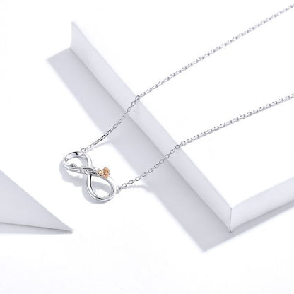 Elegant floral silver necklace for women – available at Eva & Esh jewellery store Pakistan